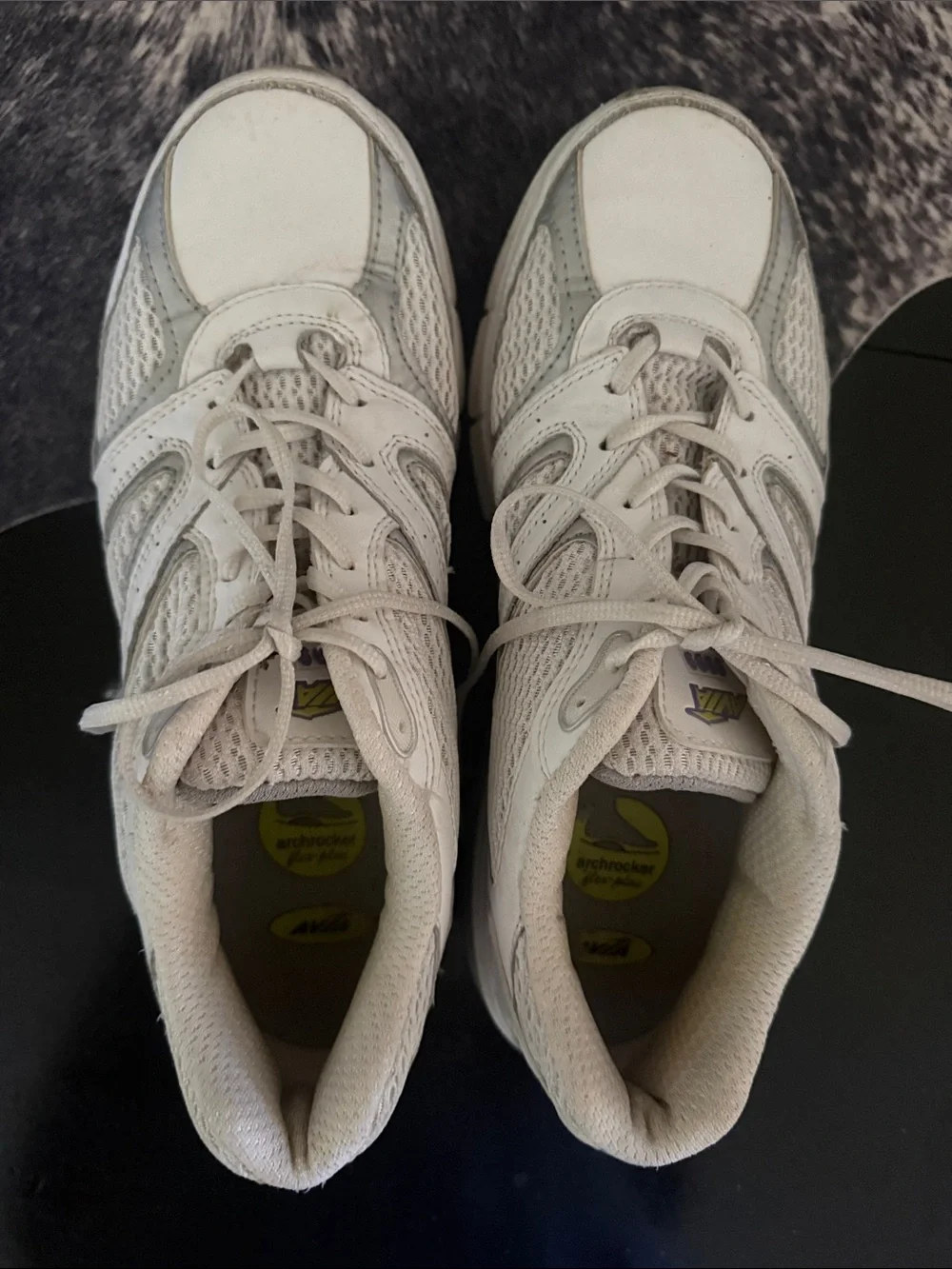 Vintage Avia White Sneakers with archrocker flex-plus.